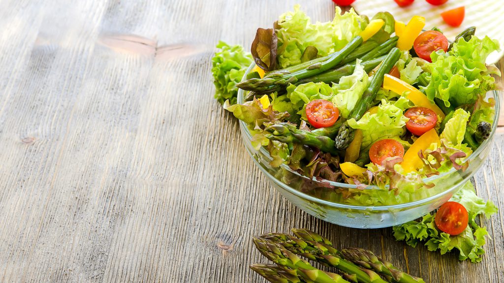 Sopa de espárragos con pepino fresco: una deliciosa combinación