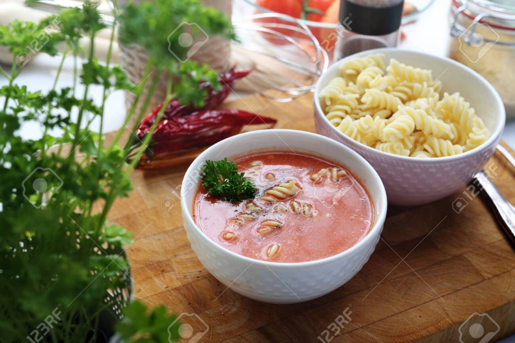 Sopa de caldo de huesos con vegetales: receta deliciosa y nutritiva