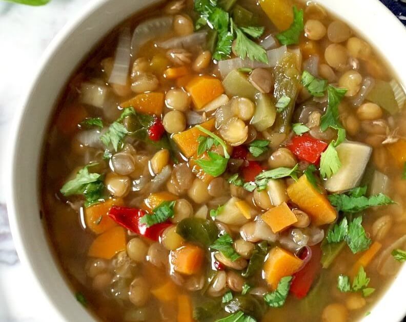 Receta de Sopa de Lentejas y Vegetales Asados: Deliciosa y Saludable