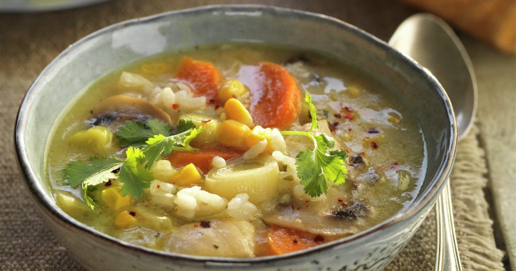 Sopa de verduras tailandesa: receta fácil y deliciosa para casa